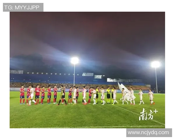 足球明星情侣共度夏日泳池时光精彩瞬间大合集