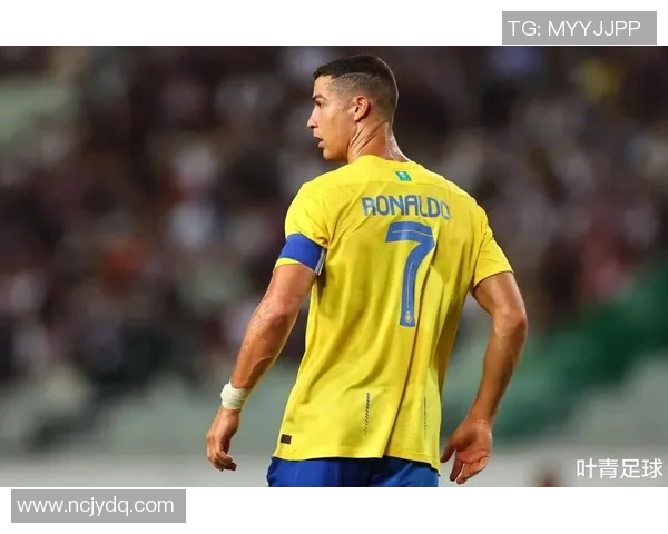 女足球明星背影风采展示多样化图片欣赏与解读