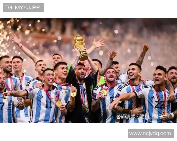 足球明星在艰苦场地拼搏的真实瞬间展现了他们的坚持与热爱