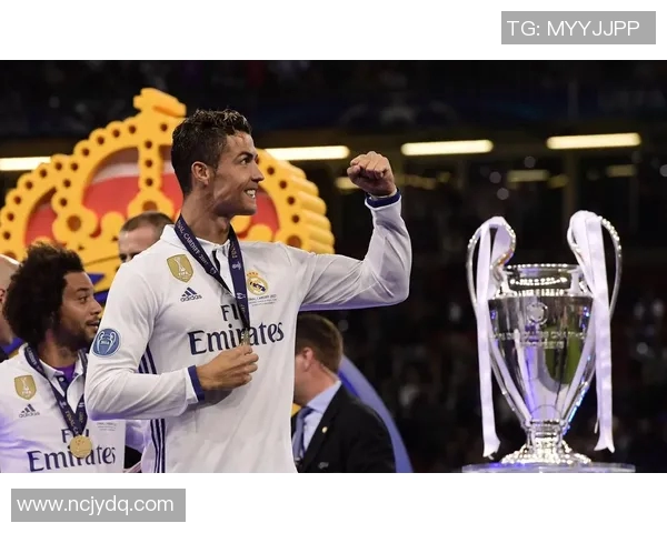 为什么足球明星的腿部弯曲是他们成功的秘密武器揭秘运动员的身体结构与表现之间的关系